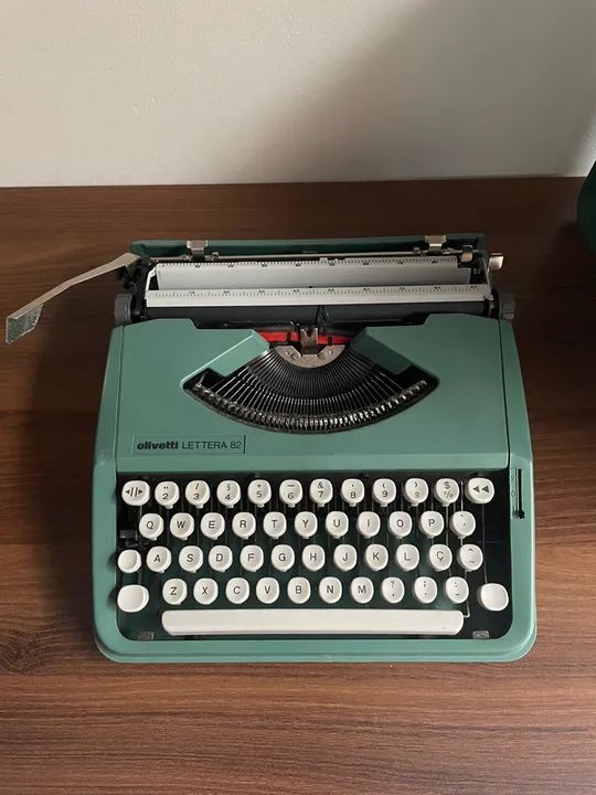 Máquina de Escrever Antiga Olivetti64167788545922121