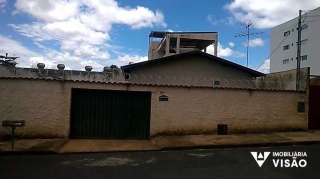 Casa à venda, 2 quartos, 3 vagas, UNIVERSITÁRIO - Uberaba/MG