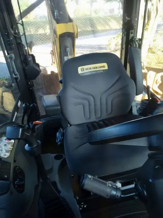 Retroescavadeira New Holland B95B ano 2019 - Foto 4