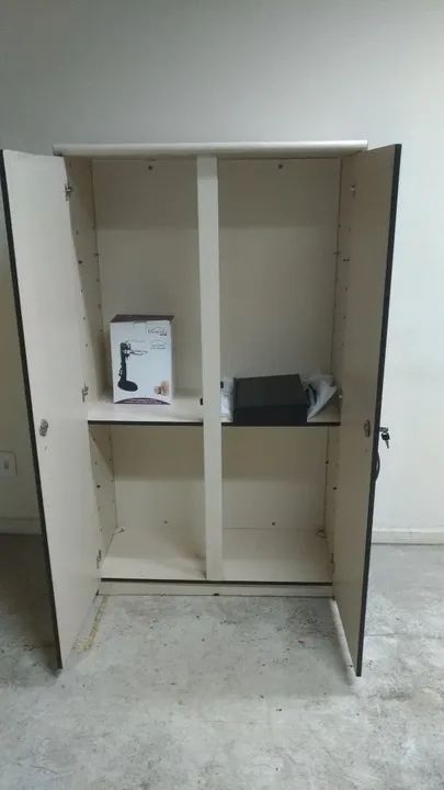 Saca Rolhas de Coluna ou Comum, ainda na caixa, completo, bom estado.