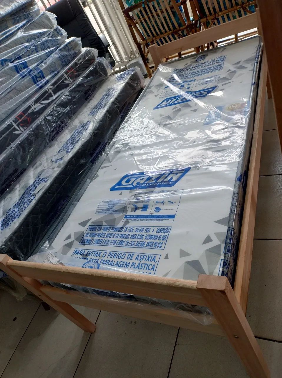 Cama de solteiro com colchão Gazin NOVOS 