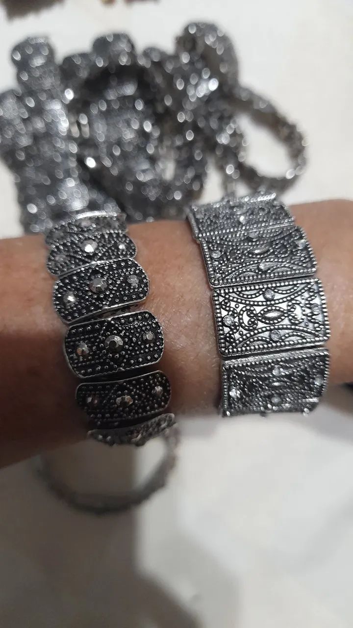 Lote de pulseiras 50 peças  atacado - Foto 3
