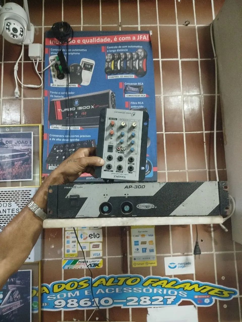 Amplificador de Áudio AP-300 Thunder com mesa 