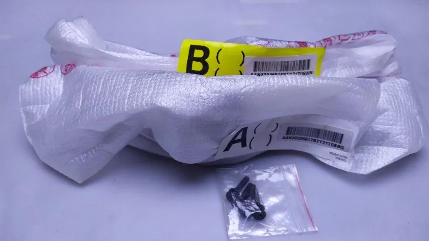 Pés/ Pedestal para TV LG 60" e 65" com os parafusos. - Foto 2