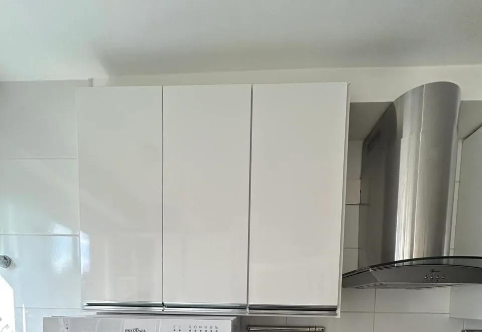 Armário de cozinha branco - 103x85cm