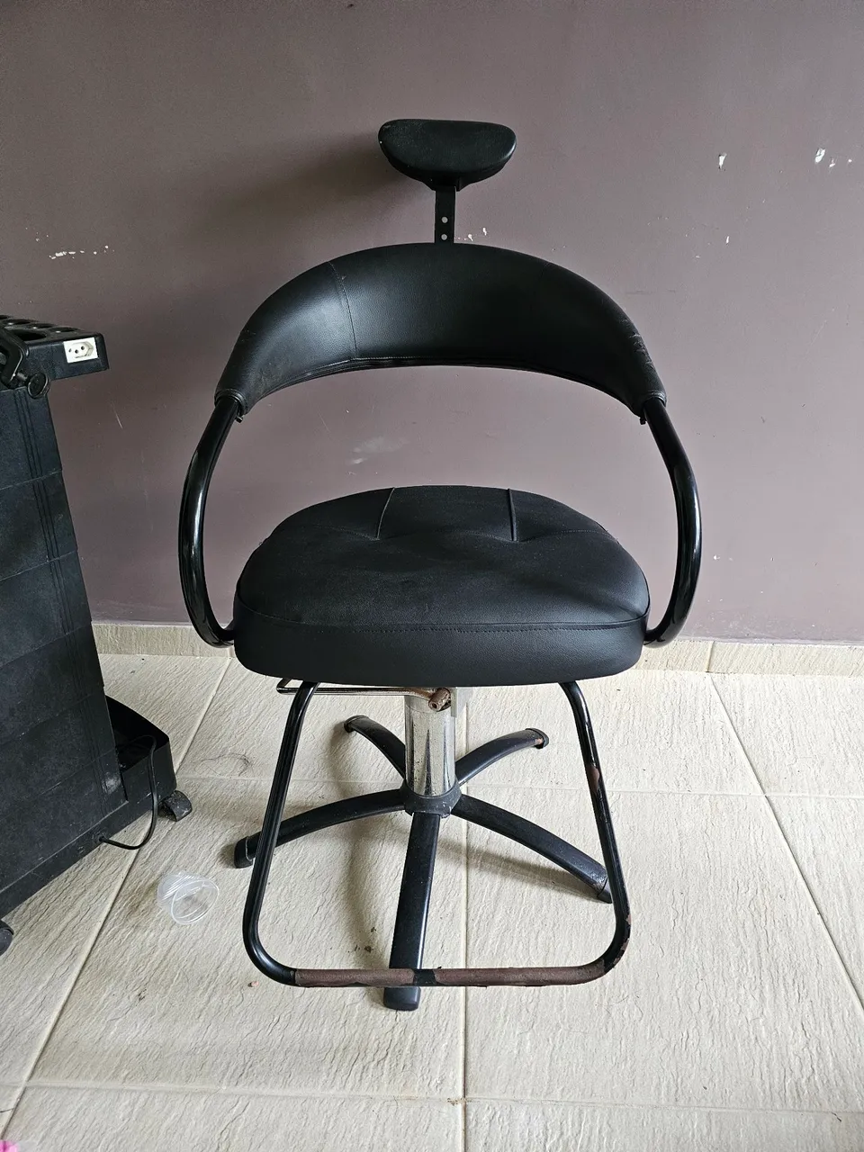 Cadeira hidráulica com Encosto e Apoio para os Pés - Conforto e Design