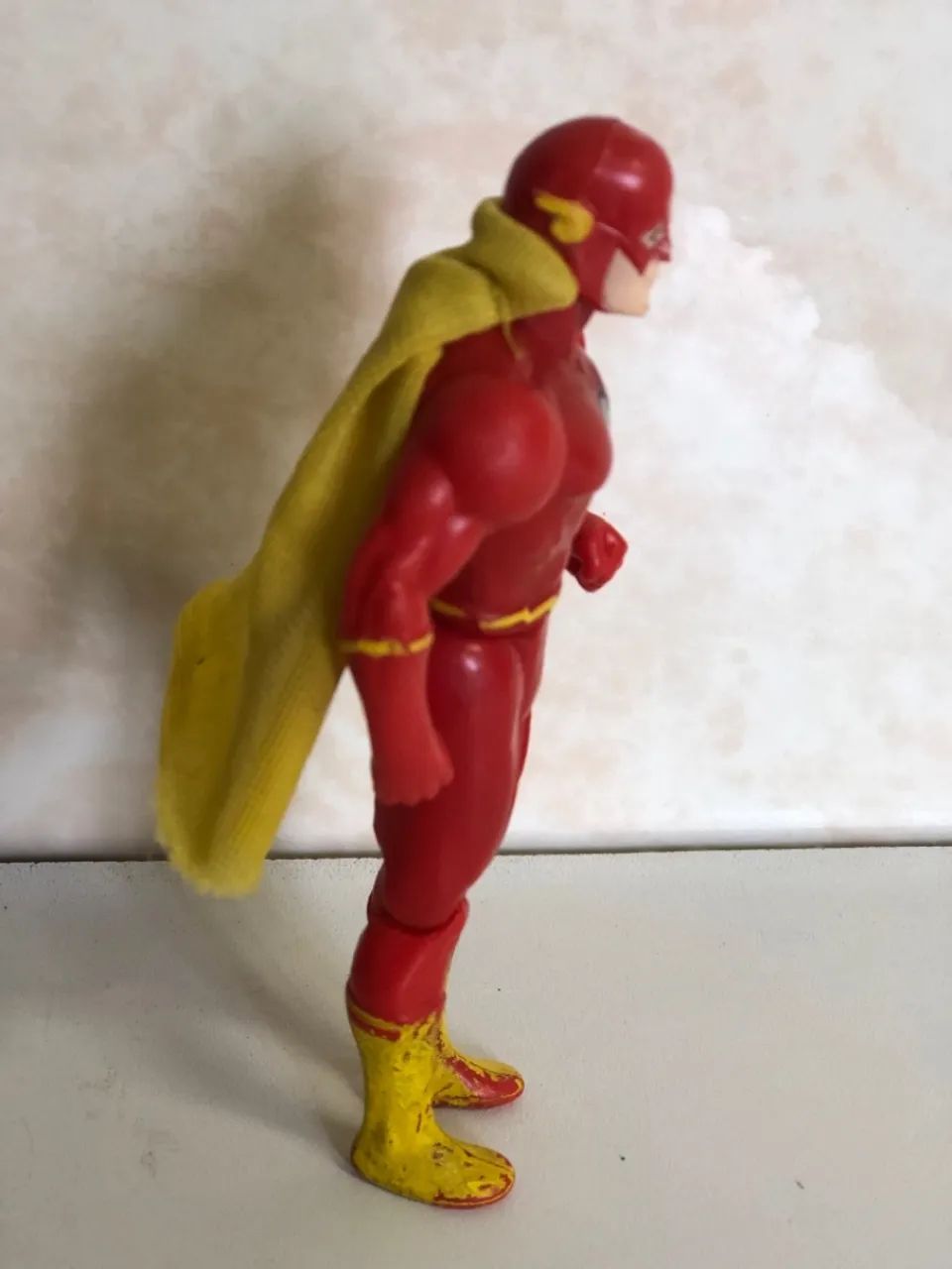 Boneco Flash anos 80 ótimo estado, com capa - Foto 3