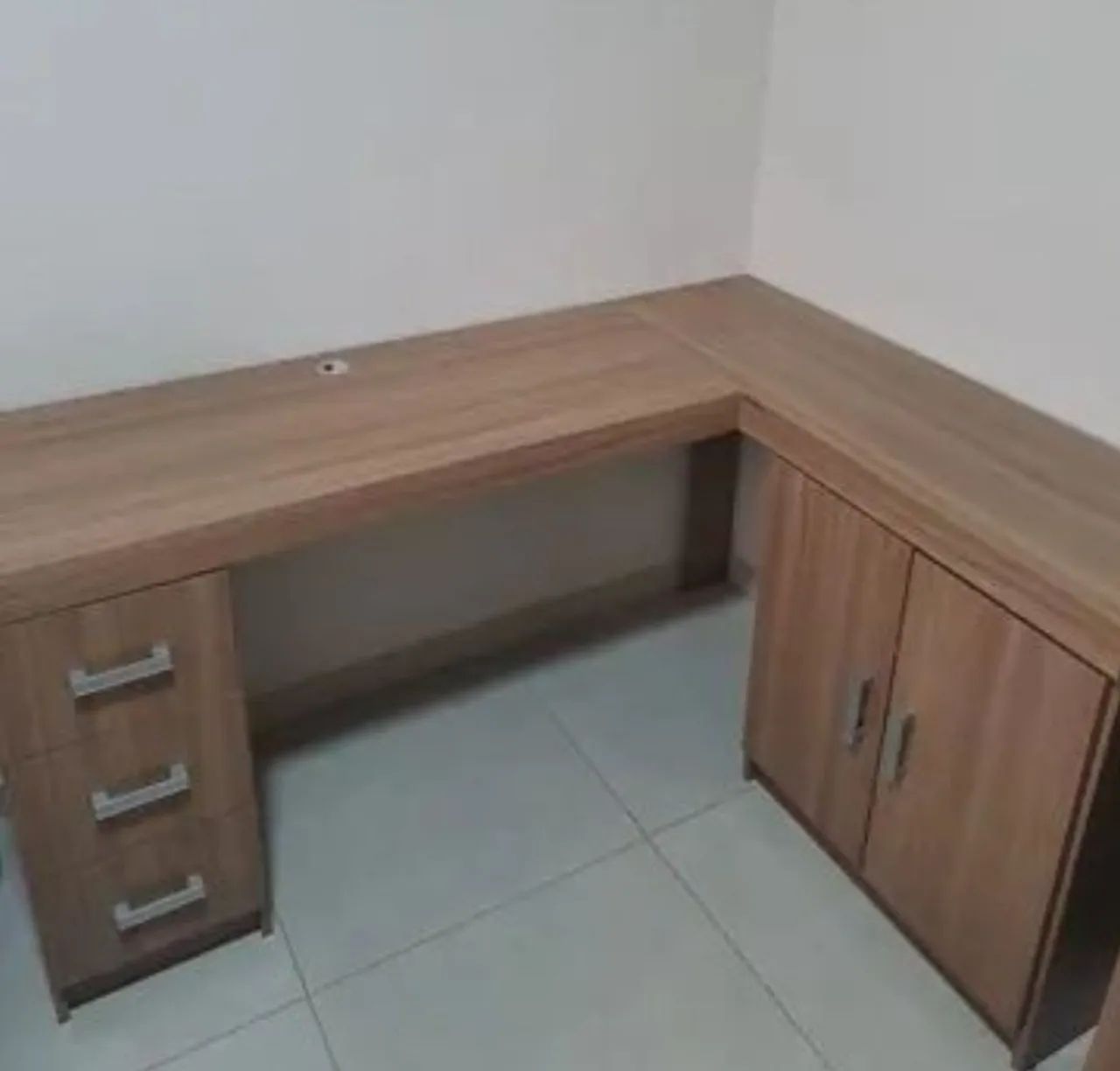 Mesa de escritório super espaçosa