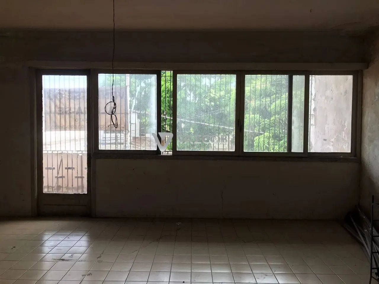 Casa - prédio localizado na Avenida Magalhães Barata em São Brás