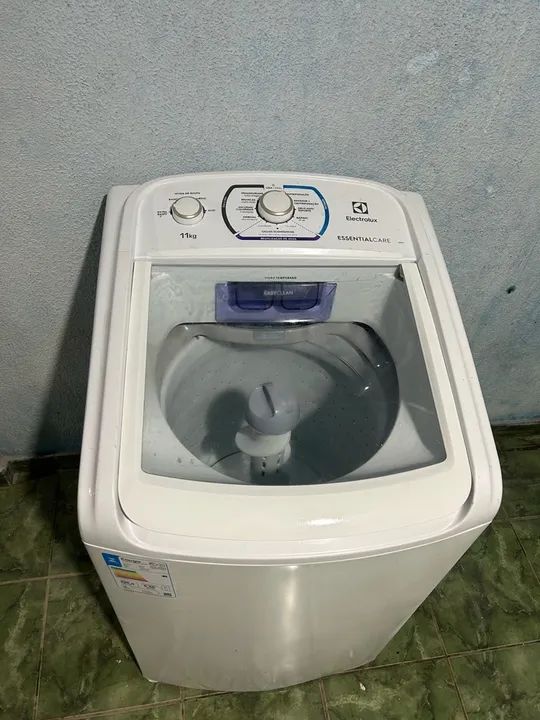 Máquina de Lavar Roupa Electrolux 11kg Essential Care