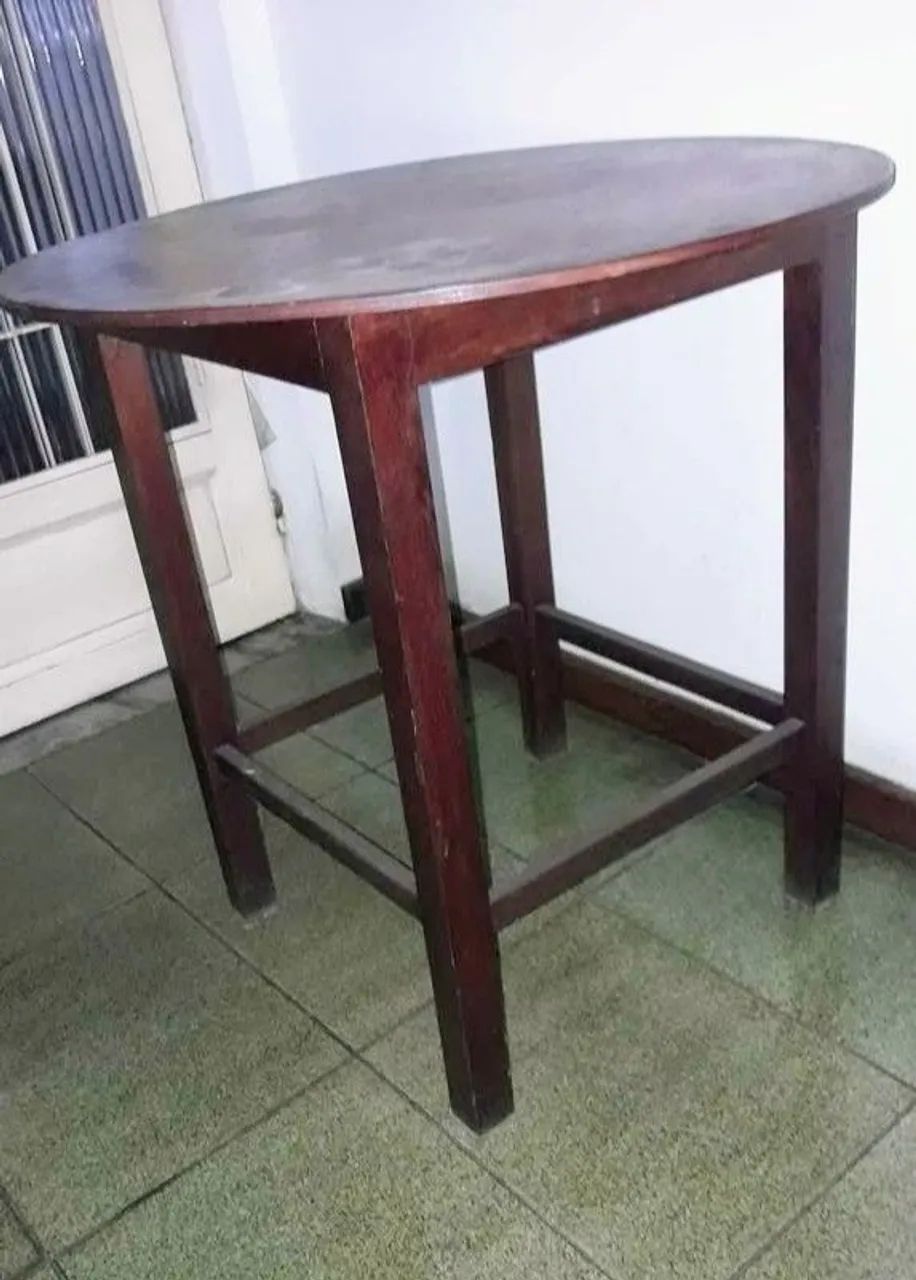 Conjunto de 2 tampos e 1 mesa de canto.