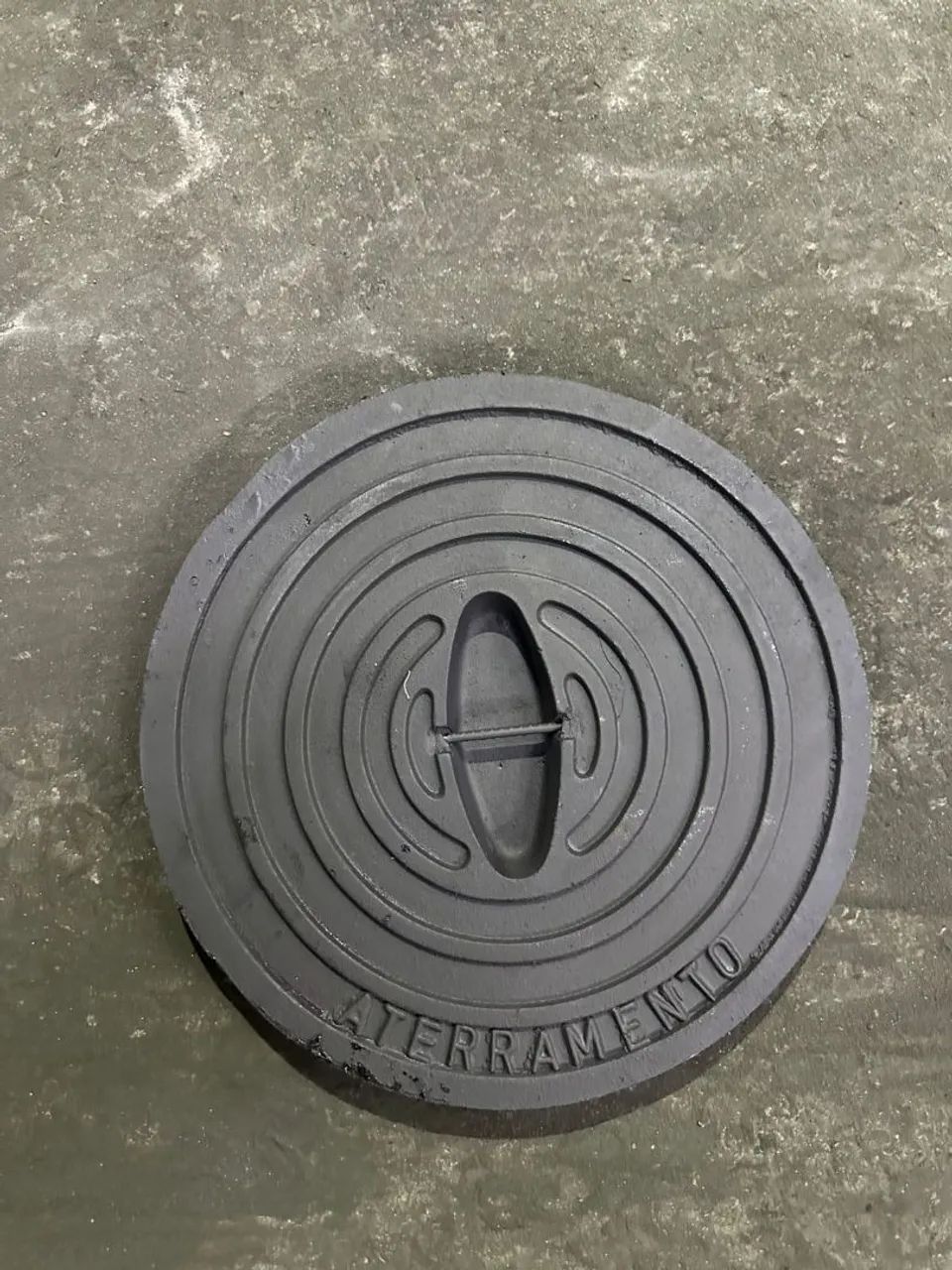 Tampões de ferro fundido para aterramento, vários itens de ferro fundido  - Foto 2