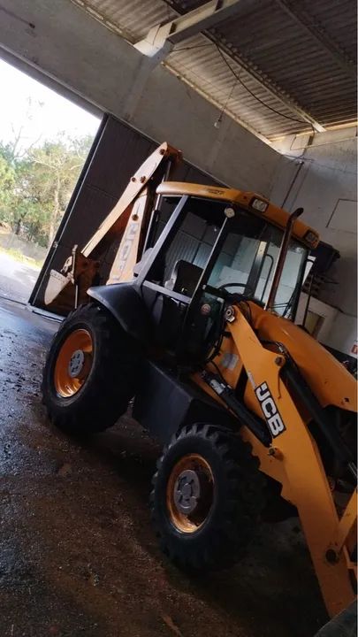 Retroescavadeira 4x4 JCB 2012 - Foto 3