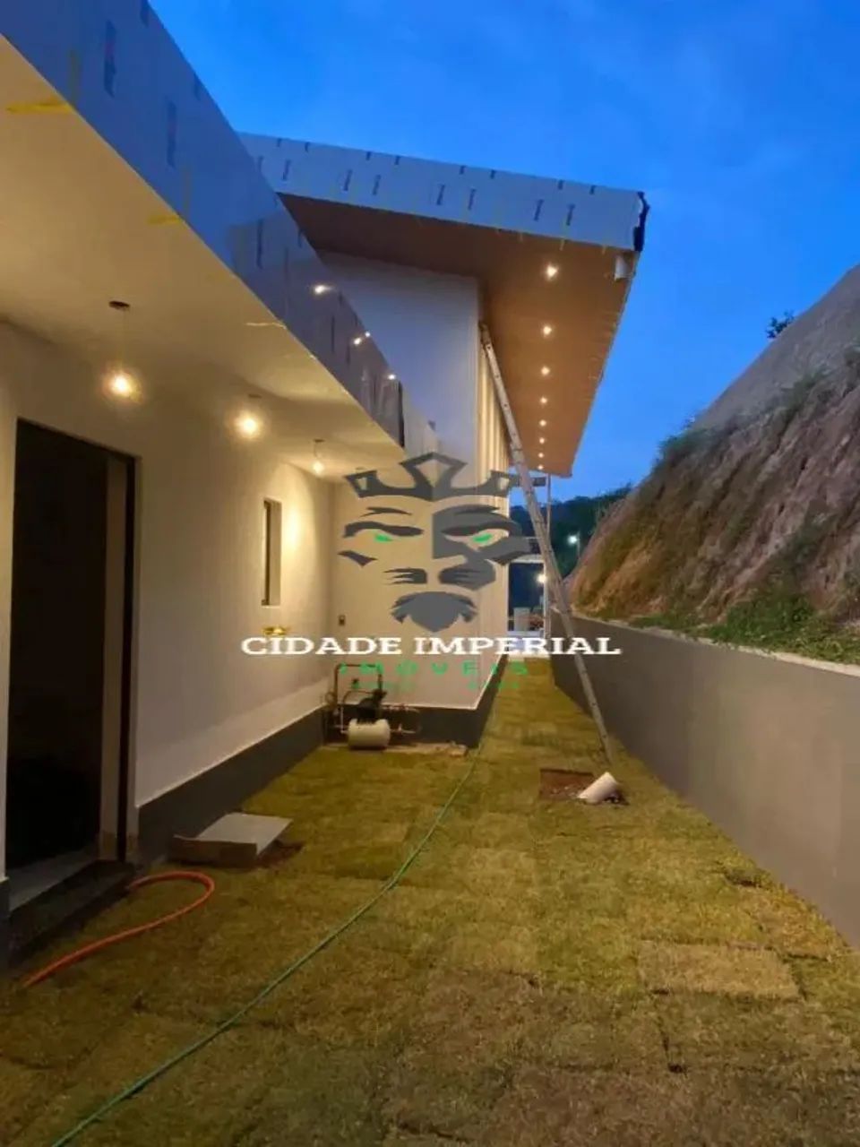 LINDA PROPRIEDADE DE ALTO PADRÃO À VENDA MOBILIADA EM SECRETÁRIO COM 3 SUÍTES PISCINA EM C - Foto 4