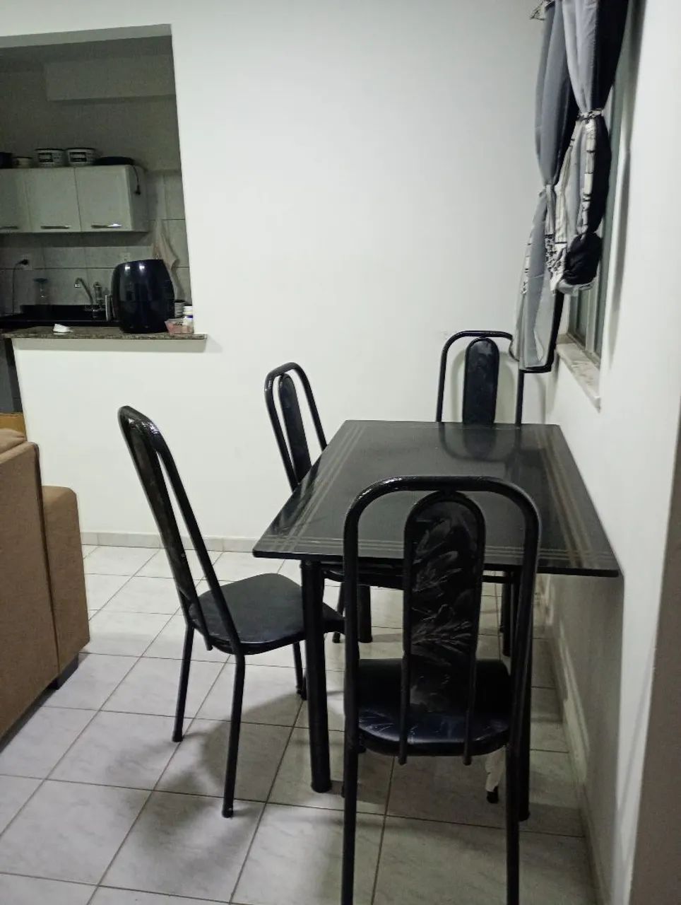 Vendo mesa de mármore. 64739711837697120