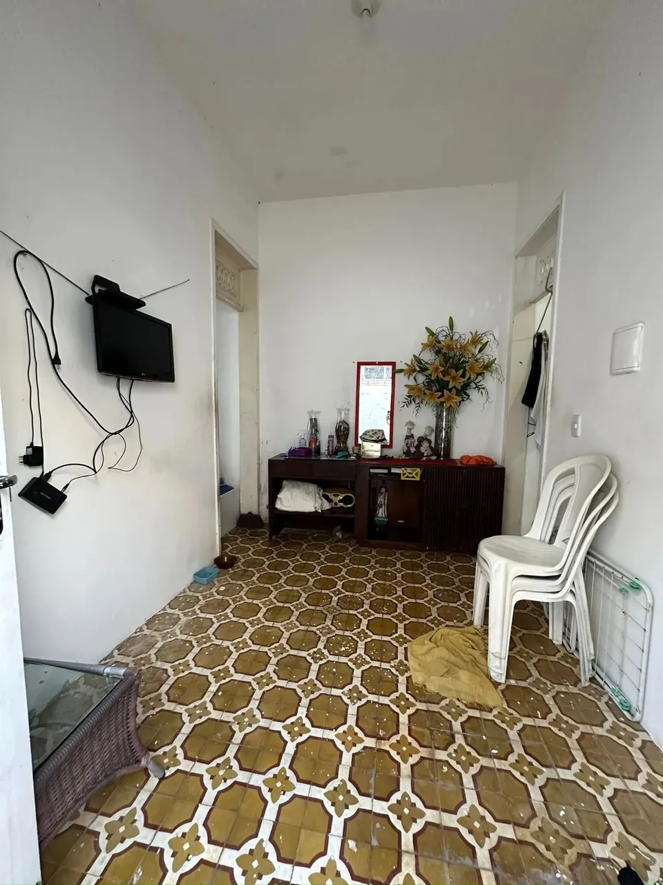 VENDE-SE CASA PLANA, RUA DONA LEOPOLDINA