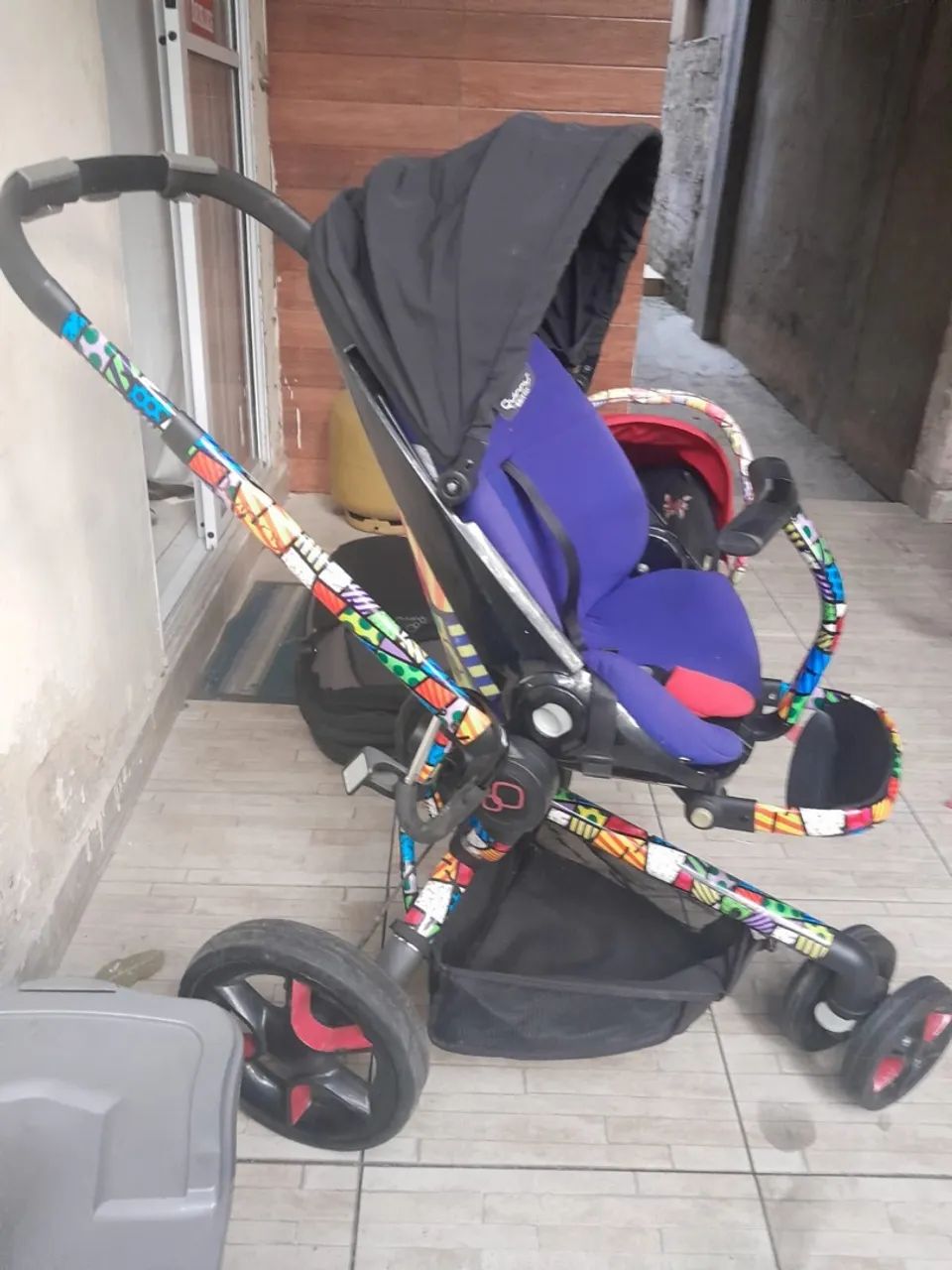 Carrinho de Bebê Quinny - Edição Rara Romero Brito