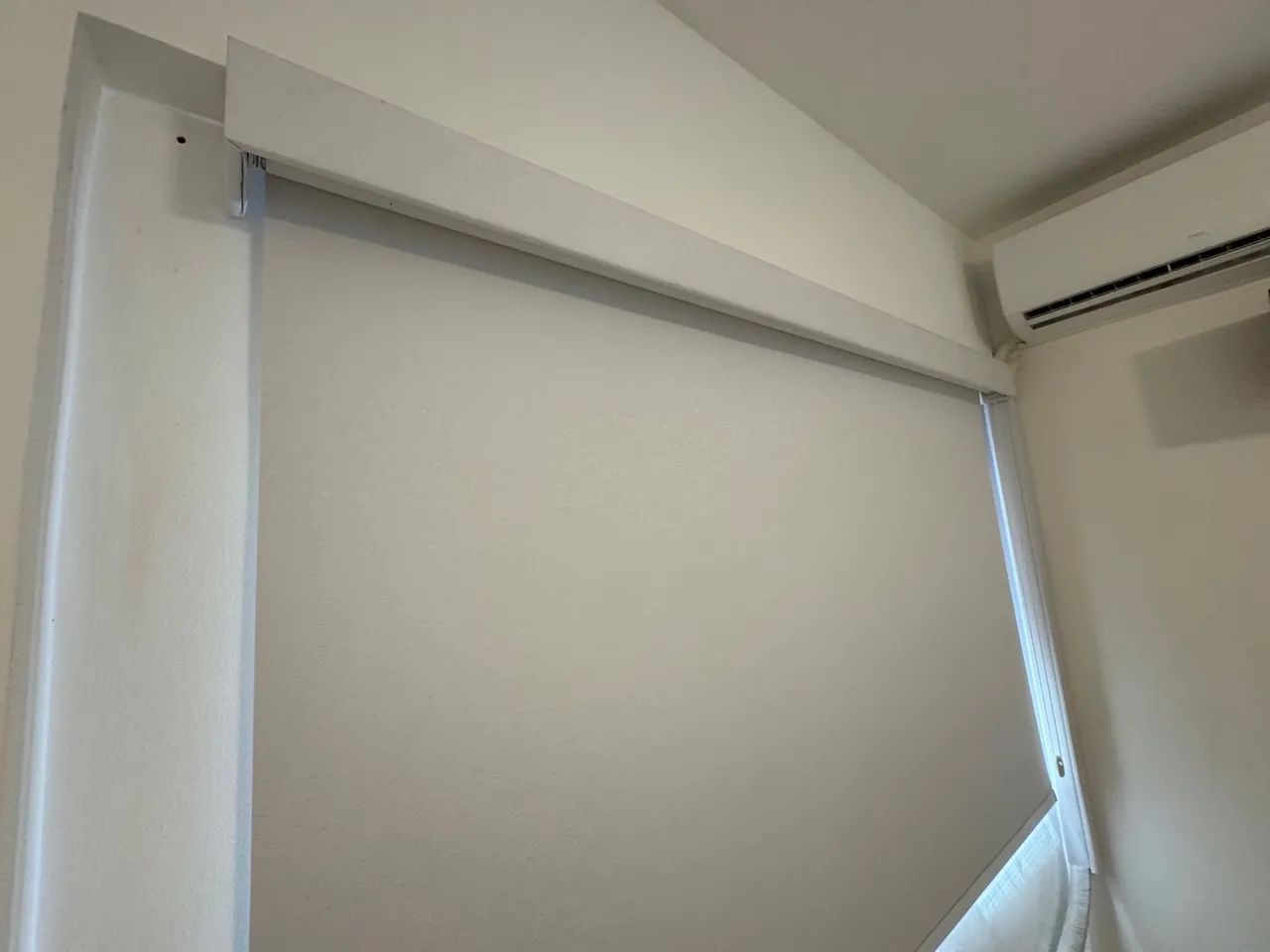 Persiana Rolô Blackout para quarto