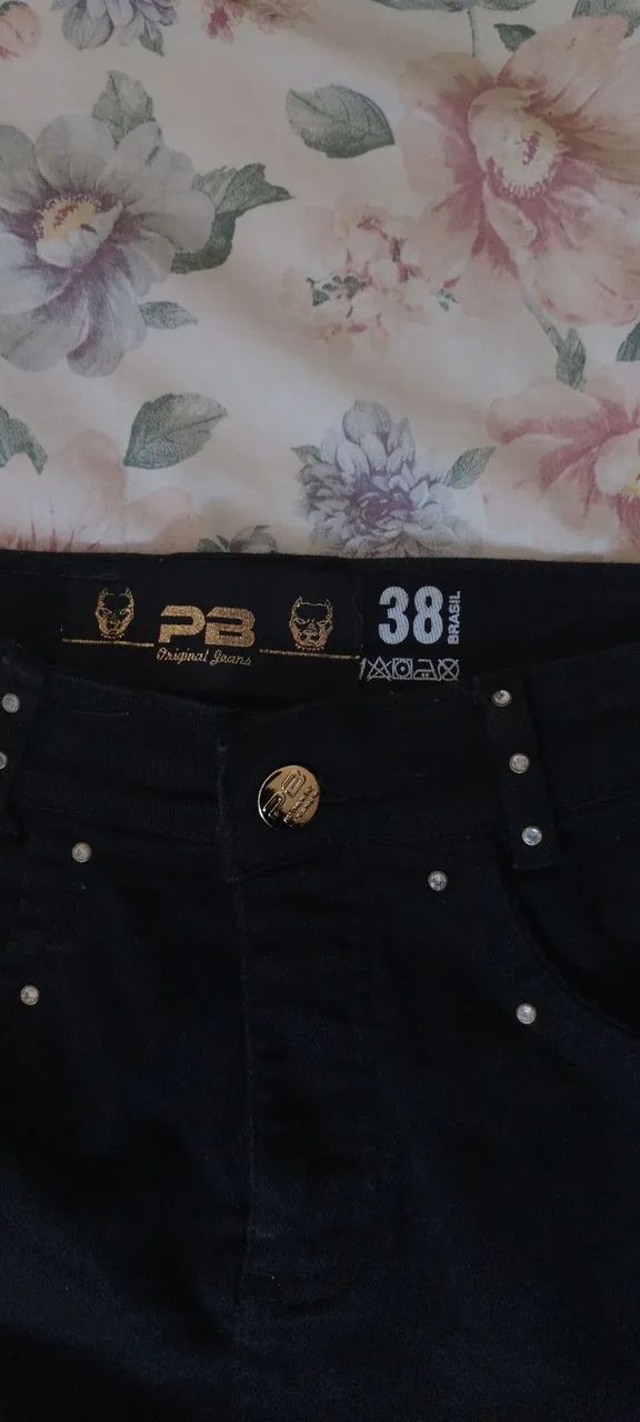 Saia Jeans Preta com Zíperes e Detalhes - Foto 5