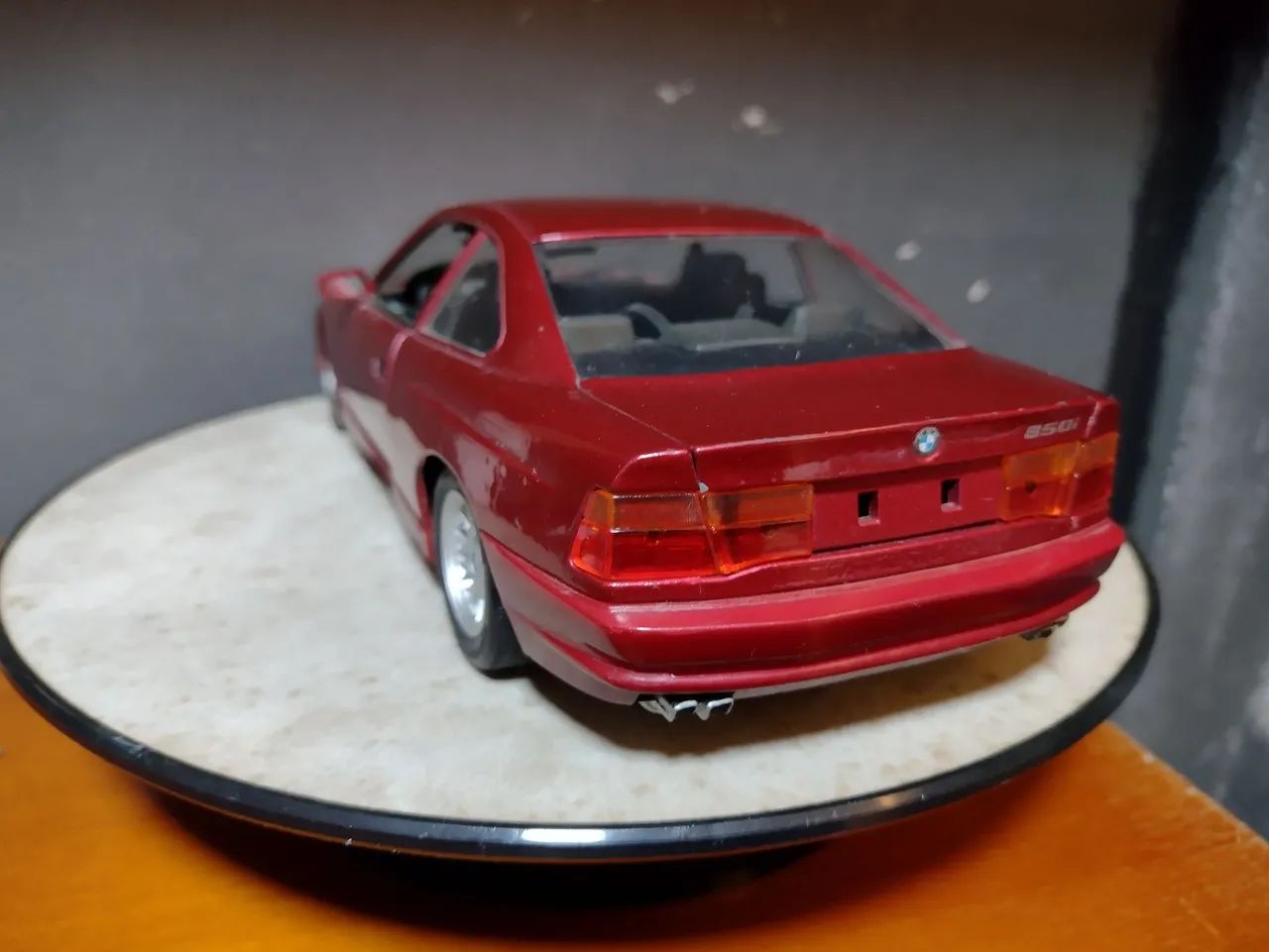 BMW 850 i Maisto 1/18  - Foto 4