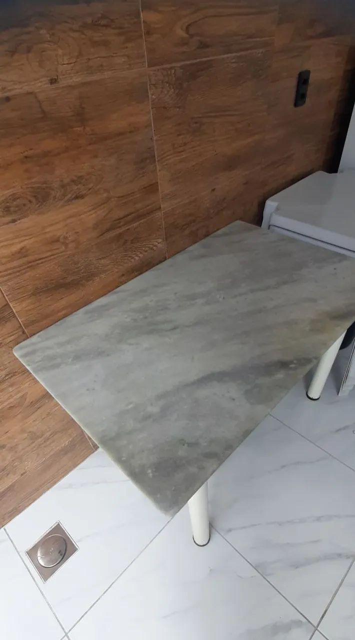 Mesa em mármore 1.10 X 0.70