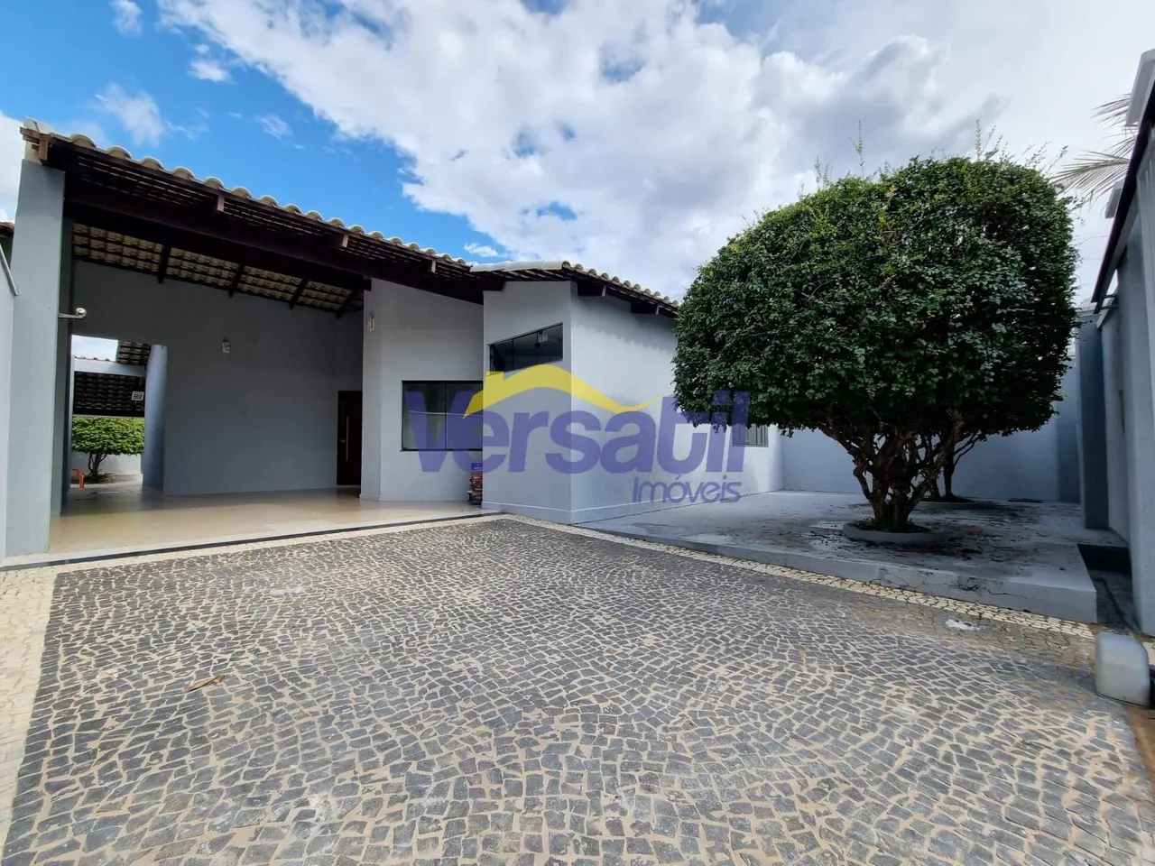 Alugo Casa 4Q -QD.206 Sul