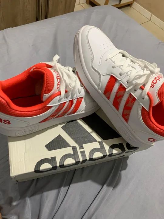Tênis Adidas - Branco e Vermelho - Tamanho 39