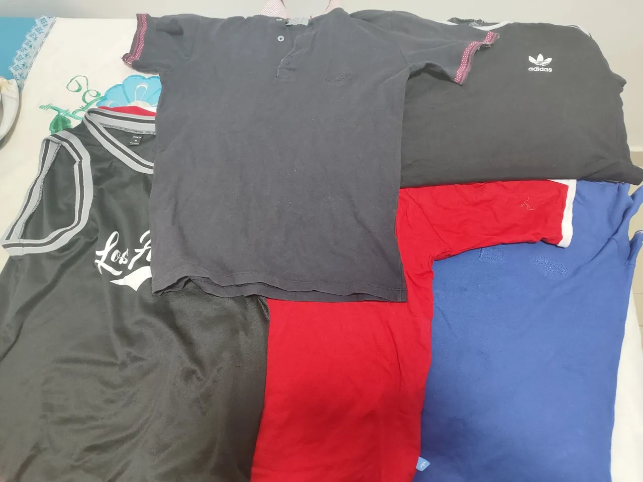 Lote de Camisas e Regata - Diversas Cores e Estilos