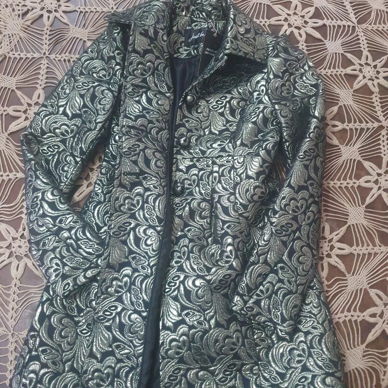Casaco feminino preto e prata 