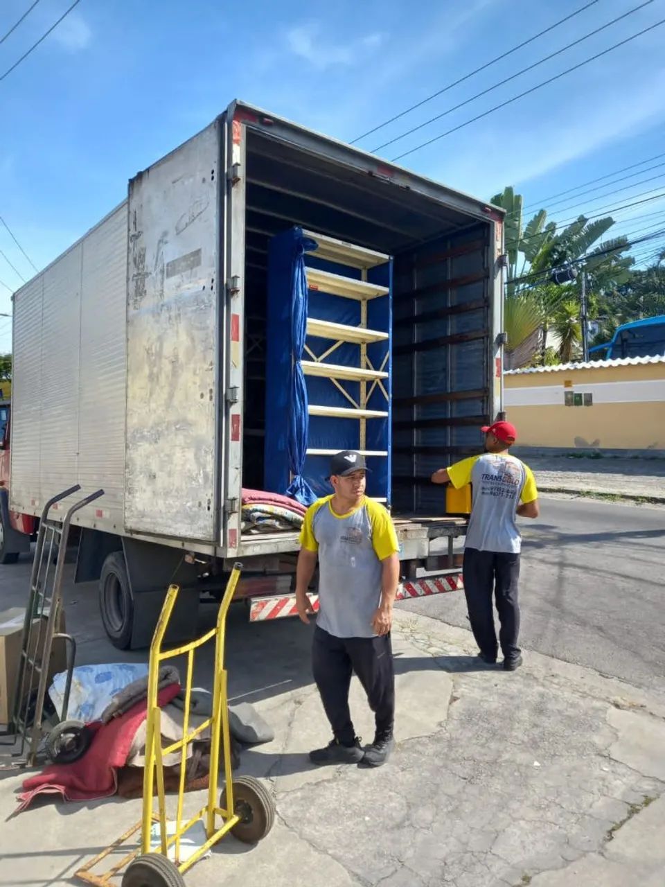 Frete e Mudanças- Caminhão Baú de 5,5m. - Foto 3