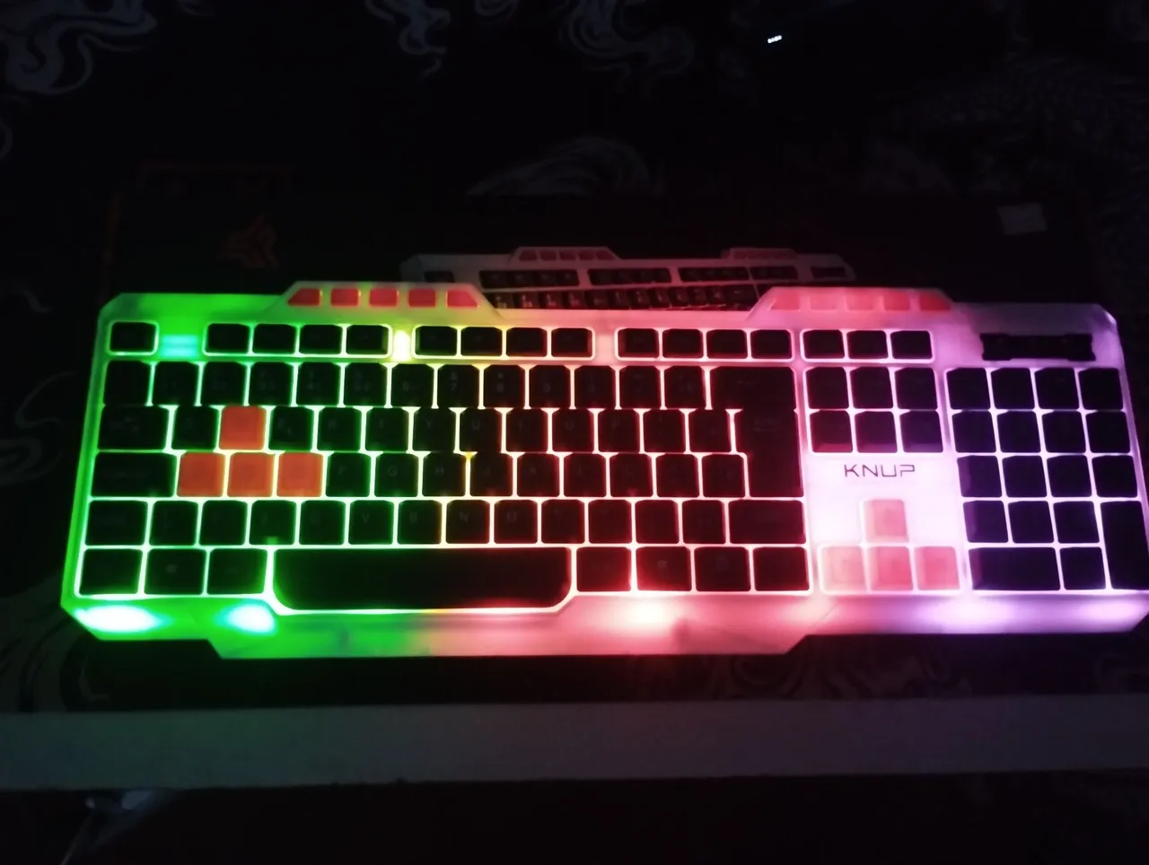 Teclado Gamer LED KNUP