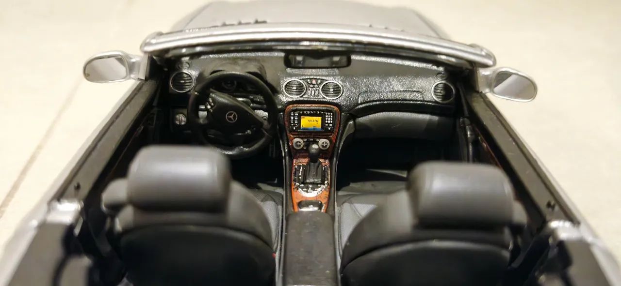 Mercedes-Benz SLK 500-miniatura 1/18 - Foto 4