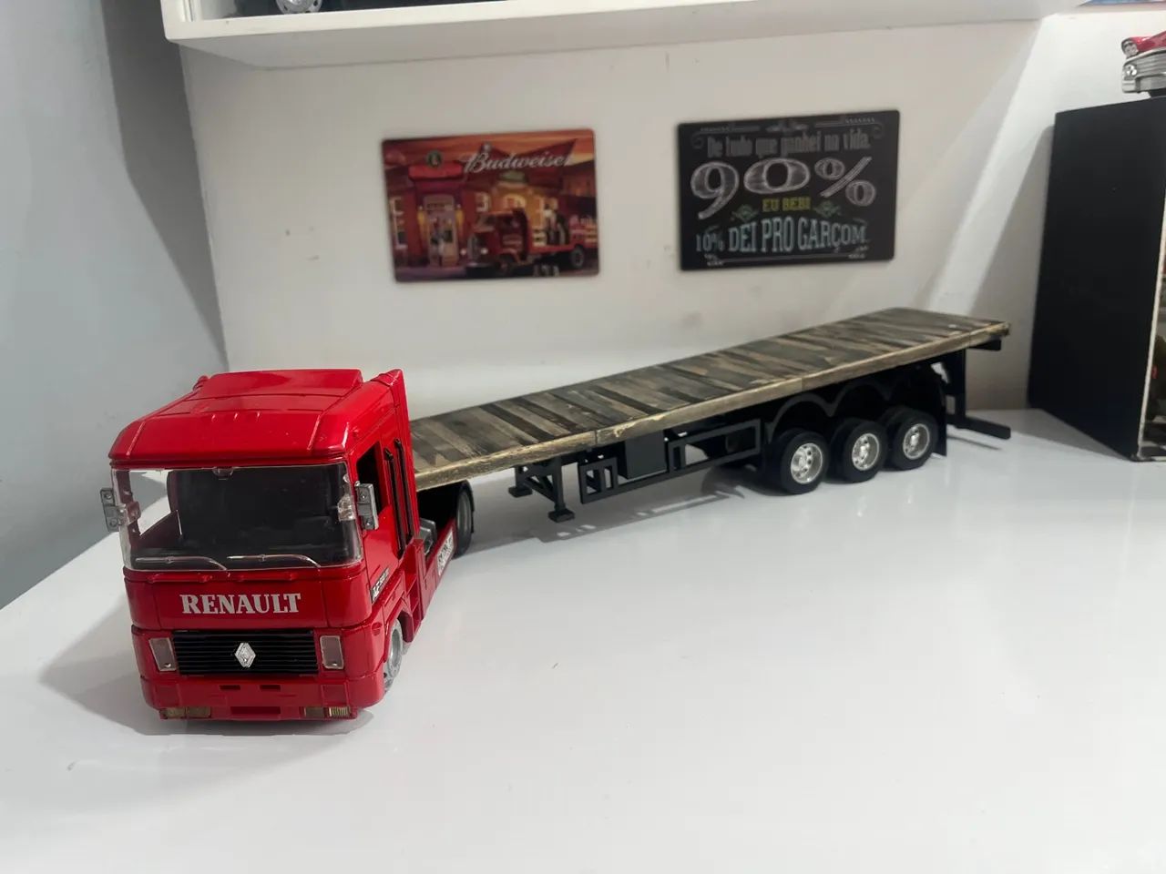 Miniatura Caminhão 1:32 Renault com Carreta