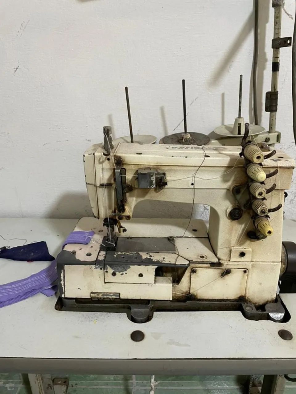 Máquina de costura industrial - Foto 2