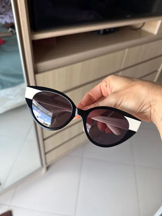 Óculos de sol preto com branco - Foto 2