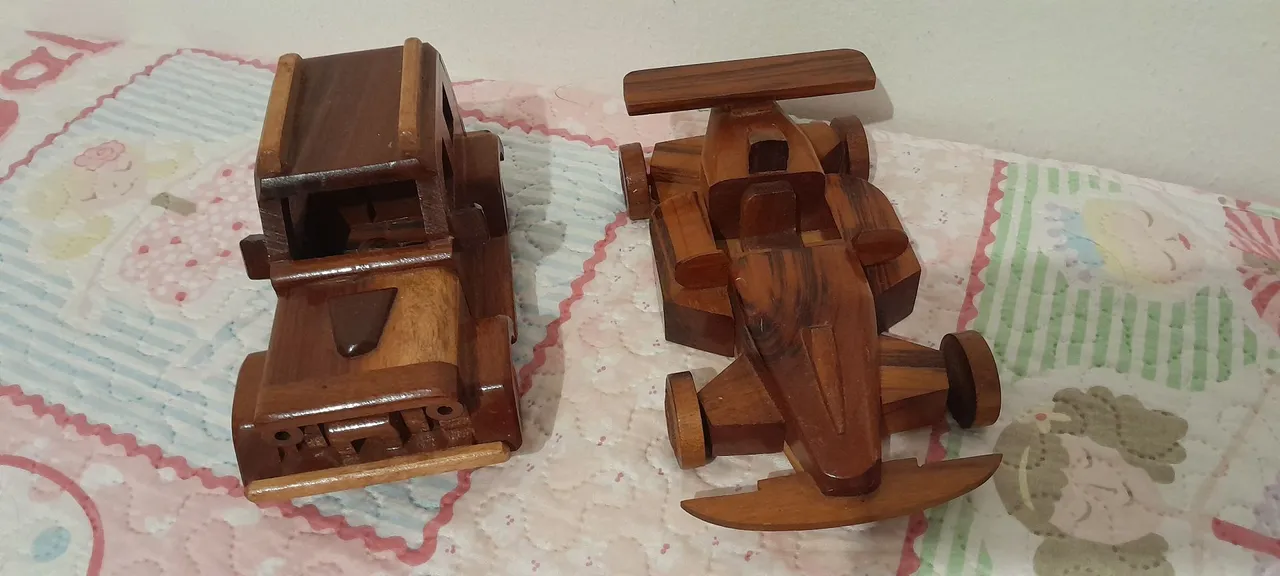 Carrinhos de madeira - Brinquedos educativos