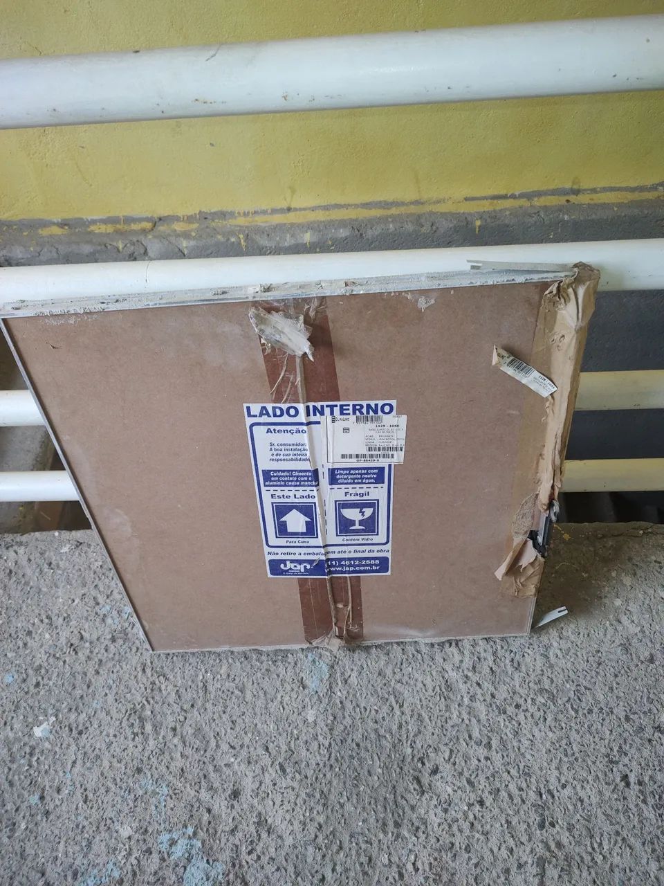 Janela basculante 64840845351042123