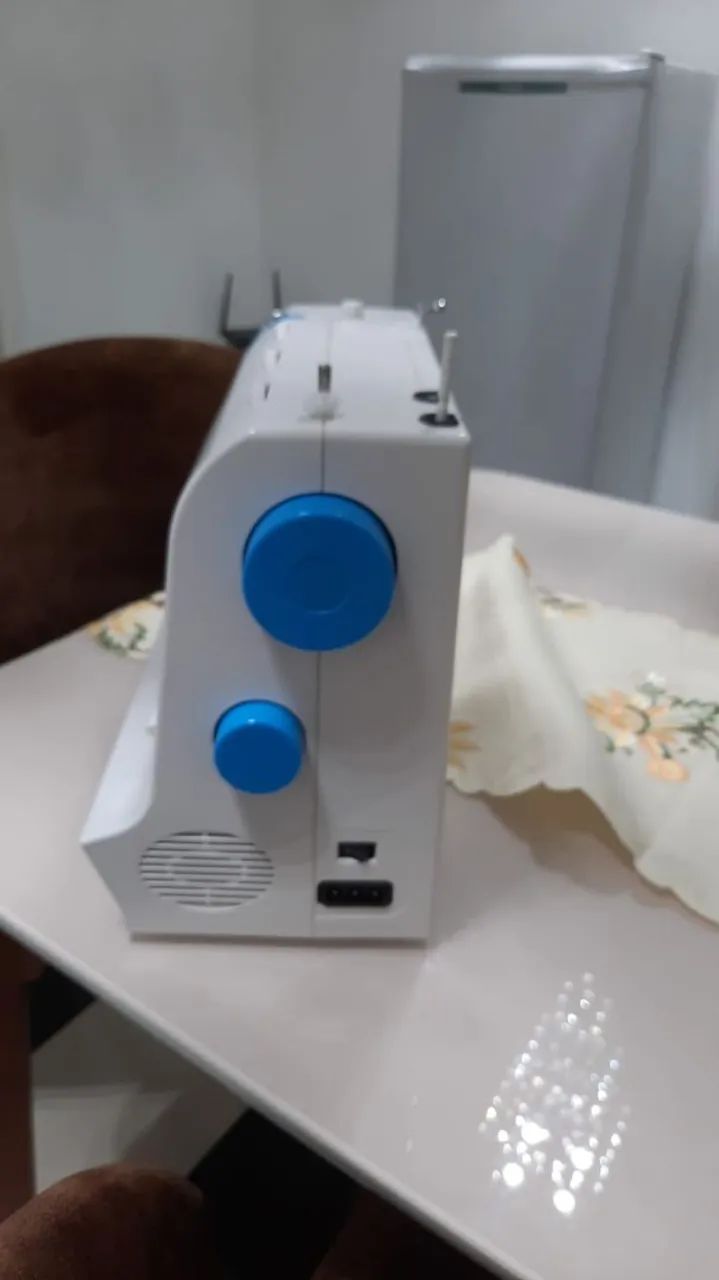 Máquina de costura  - Foto 3