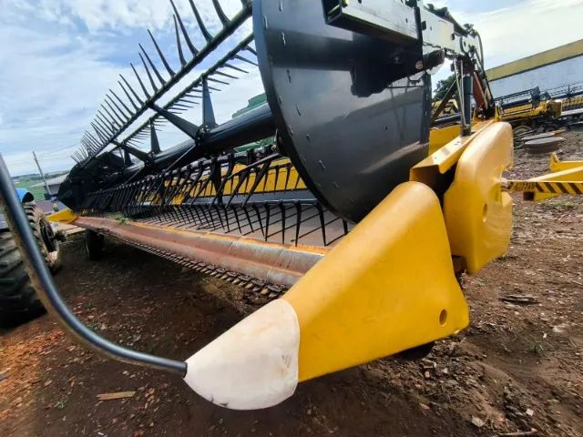 UMA PLATAFORMA DE CORTE, MARCA NEW HOLLAND 2021 - Foto 2