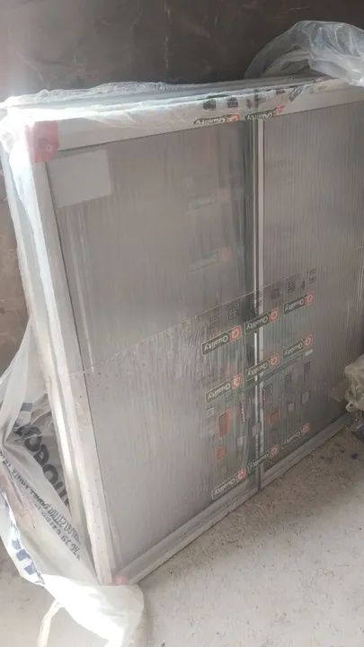 Vende-se janelas de vidro nova nunca usadas 