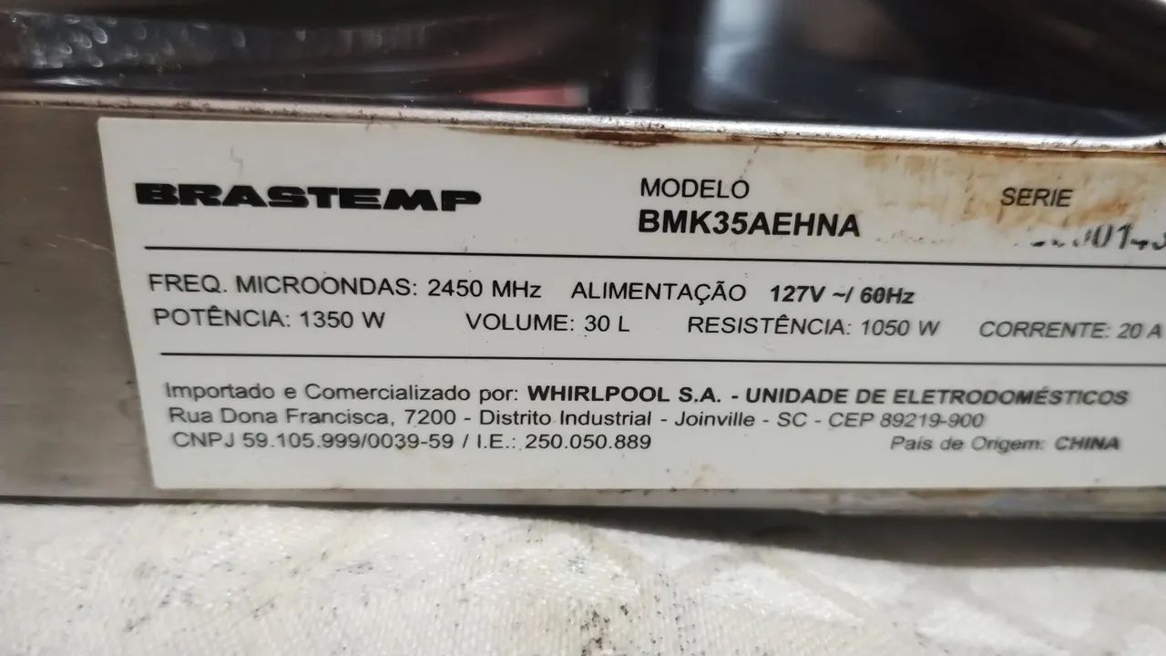Microondas preto Brastemp 30 litros