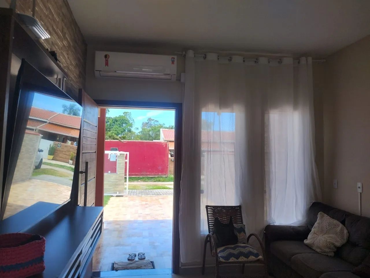 Casa com piscina coberta - Foto 2