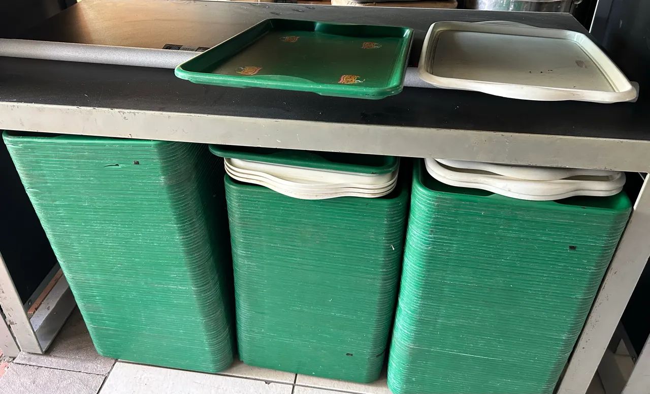 Bandejas Plásticas Para Restaurante-Padaria e Outros  - Foto 2