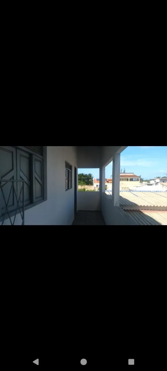 Alugo casa em 1° andar