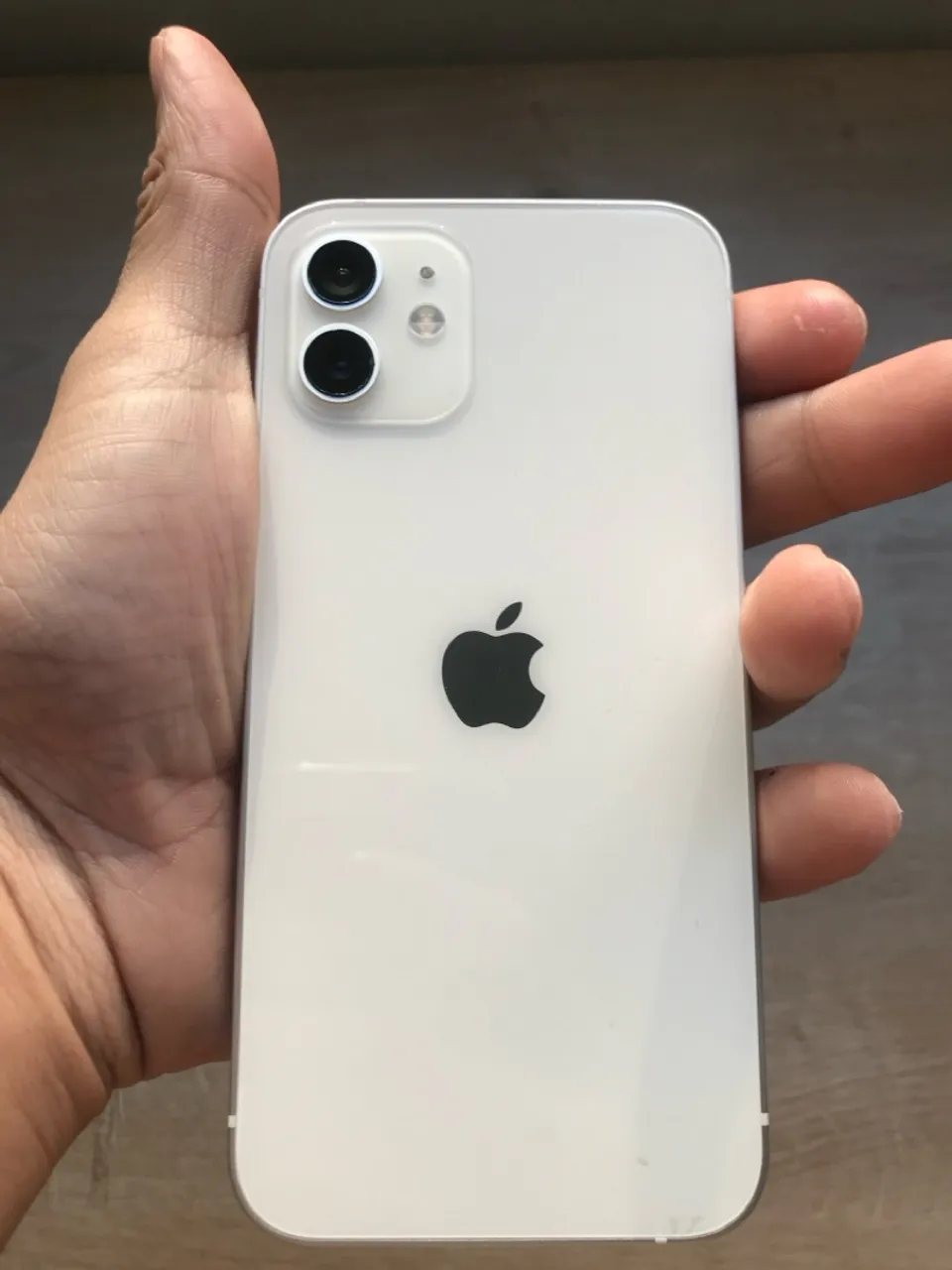 iPhone 12 Branco - 128GB Conservadíssimo e com Acessórios!