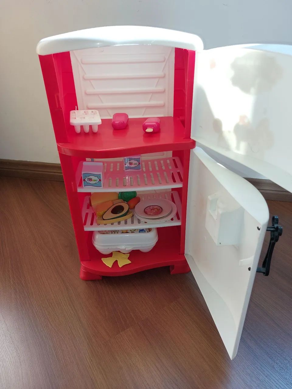 Baixou o preço!!!Geladeira Mickey e Minnie - Foto 3