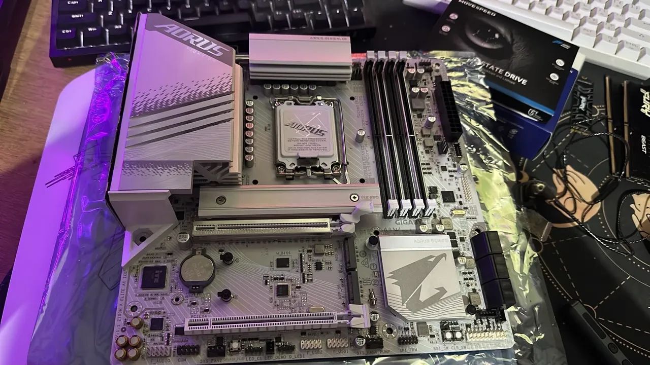 Placa mãe Z790M Aorus Elite Ax Ice