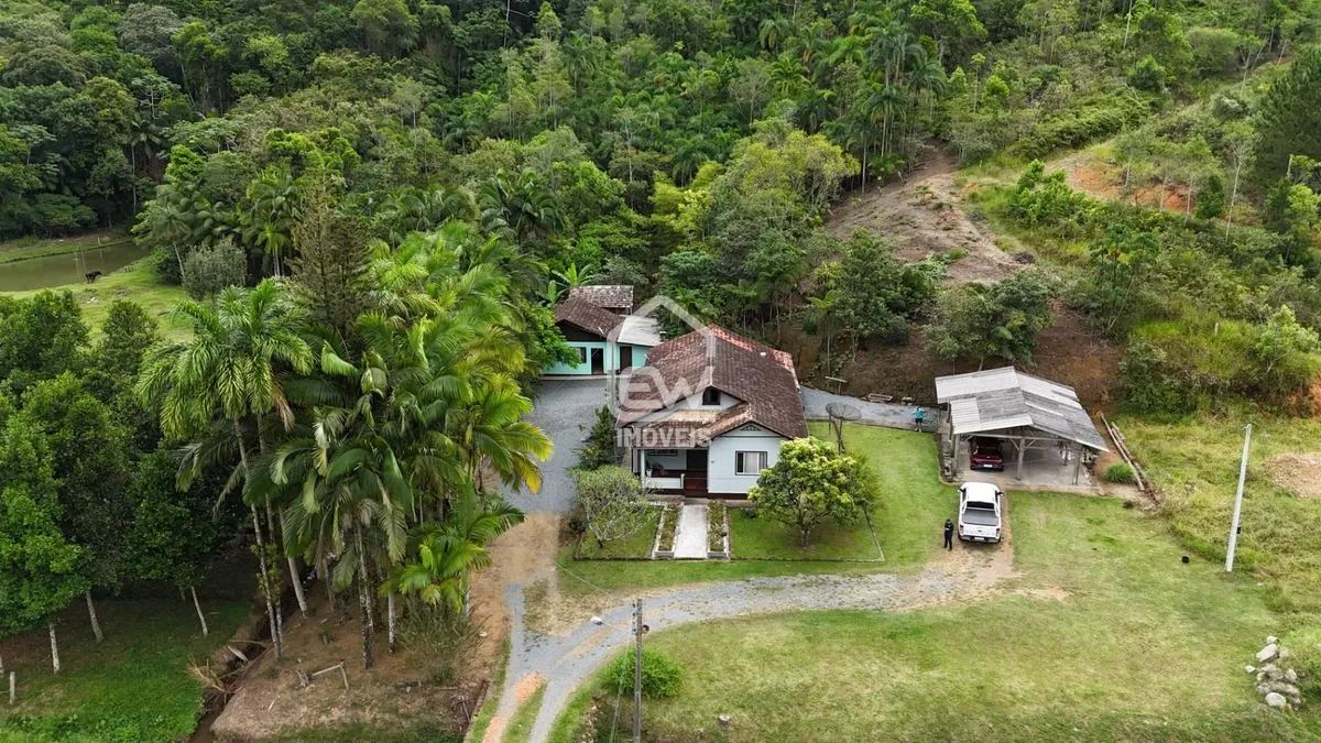 Chácara com Área Total 20.396m² em Massaranduba, SC