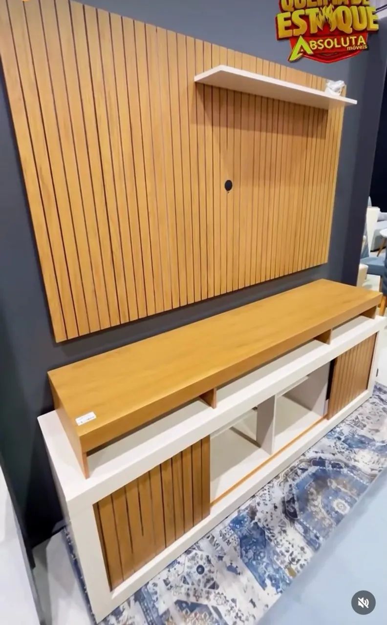 Painel com rack 