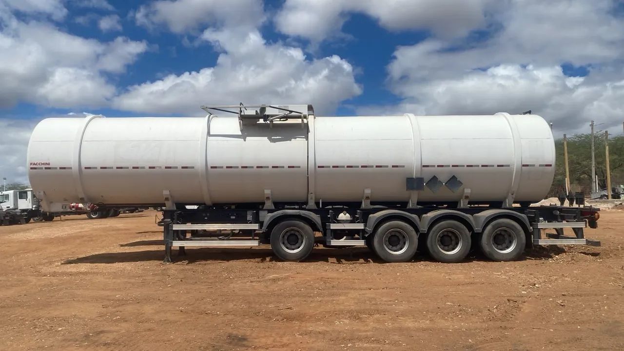 Carreta tanque 4  eixos